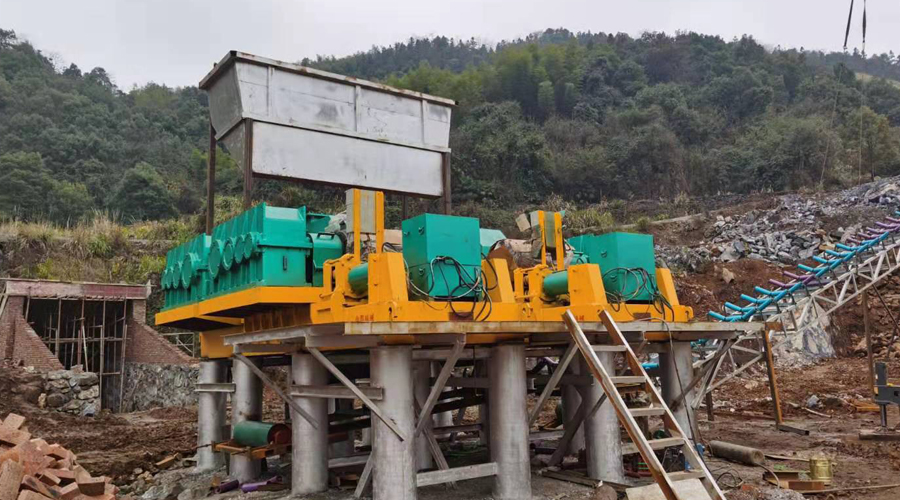 對輥式制砂機(jī)